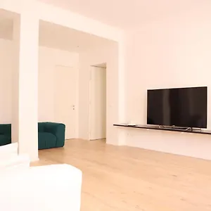 https://citycenter-milan-elegant-house.italymilanhotels.net